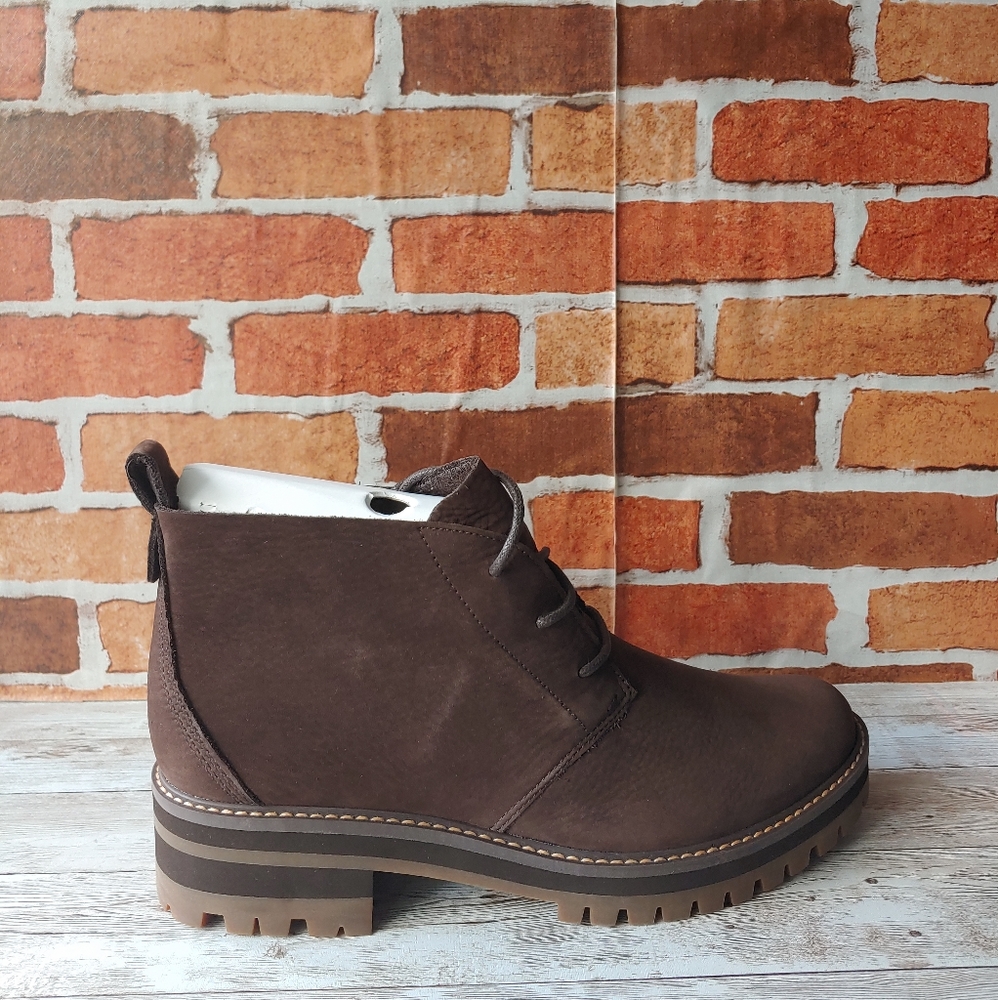 WOMEN'S COURMAYEUR VALLEY CHUKKA DARK BR NUBUCK S